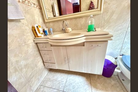 Casa à venda com 260m², 3 quartos e 2 vagasBanheiro da Suíte