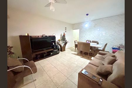 Casa à venda com 260m², 3 quartos e 2 vagasSala 