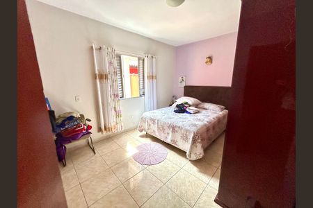 Casa à venda com 260m², 3 quartos e 2 vagasQuarto Suíte