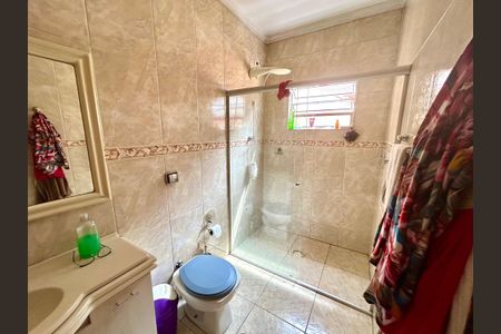 Casa à venda com 260m², 3 quartos e 2 vagasBanheiro da Suíte