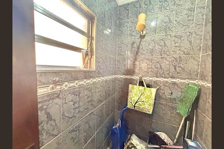 Casa à venda com 260m², 3 quartos e 2 vagasBanheiro 1