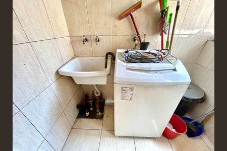 Casa à venda com 260m², 3 quartos e 2 vagasÁrea de Serviço