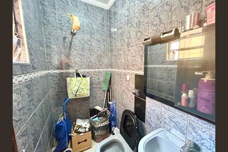 Casa à venda com 260m², 3 quartos e 2 vagasBanheiro 1