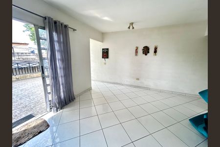 Casa à venda com 260m², 3 quartos e 2 vagasSala