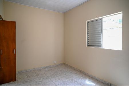 Quarto 2 de casa para alugar com 2 quartos, 80m² em Vila Moraes, São Paulo