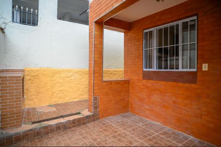 Casa para alugar com 80m², 2 quartos e sem vaga Casa para alugar com 80m², 2 quartos e sem vagaVaranda