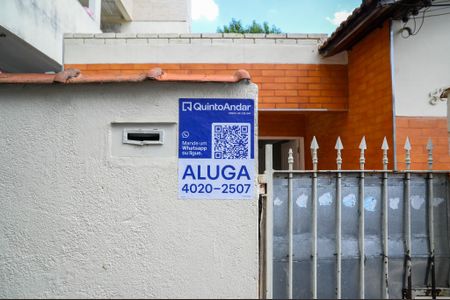 Casa para alugar com 80m², 2 quartos e sem vaga Casa para alugar com 80m², 2 quartos e sem vagaFachada + Placa