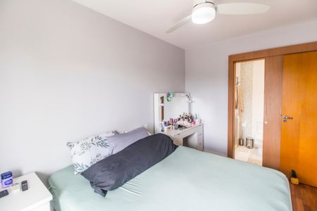 Apartamento à venda com 92m², 2 quartos e 2 vagasSuíte