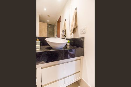 Apartamento à venda com 92m², 2 quartos e 2 vagasBanheiro 2