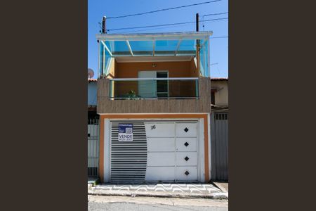 Casa à venda com 82m², 3 quartos e 1 vaga Casa à venda com 82m², 3 quartos e 1 vagaFachada