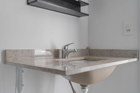 Banheiro de apartamento para alugar com 3 quartos, 66m² em Jardim Lindóia, Porto Alegre