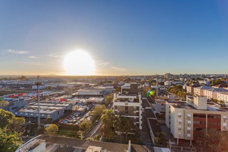 Suíte de apartamento para alugar com 3 quartos, 66m² em Jardim Lindóia, Porto Alegre