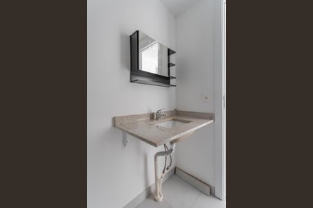 Banheiro de apartamento para alugar com 3 quartos, 66m² em Jardim Lindóia, Porto Alegre