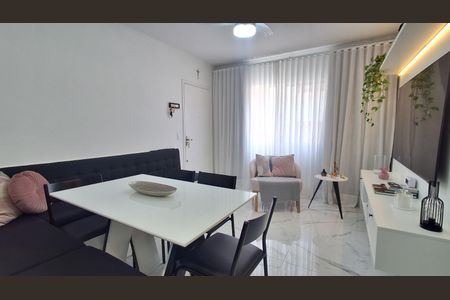 Apartamento à venda com 56m², 2 quartos e 1 vaga Apartamento à venda com 56m², 2 quartos e 1 vagaSala