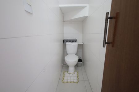 Casa à venda com 117m², 2 quartos e 2 vagas Casa à venda com 117m², 2 quartos e 2 vagasBanheiro