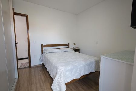 Casa à venda com 117m², 2 quartos e 2 vagas Casa à venda com 117m², 2 quartos e 2 vagasQuarto Suíte