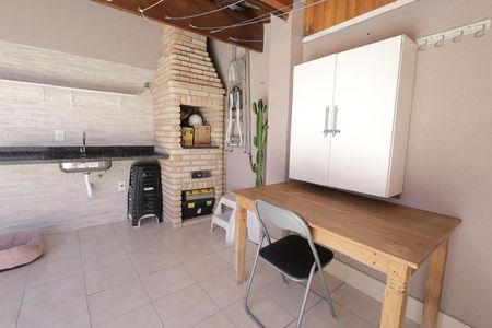 Casa à venda com 117m², 2 quartos e 2 vagas Casa à venda com 117m², 2 quartos e 2 vagasCobertura