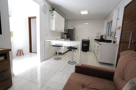 Casa à venda com 117m², 2 quartos e 2 vagas Casa à venda com 117m², 2 quartos e 2 vagasSala