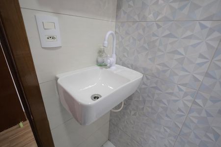 Casa à venda com 117m², 2 quartos e 2 vagas Casa à venda com 117m², 2 quartos e 2 vagasBanheiro