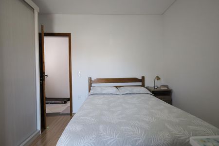 Casa à venda com 117m², 2 quartos e 2 vagas Casa à venda com 117m², 2 quartos e 2 vagasQuarto Suíte