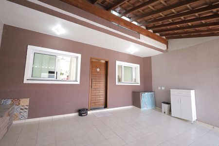 Casa à venda com 117m², 2 quartos e 2 vagas Casa à venda com 117m², 2 quartos e 2 vagasGaragem