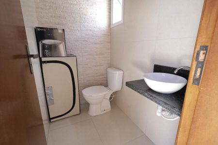 Casa à venda com 117m², 2 quartos e 2 vagas Casa à venda com 117m², 2 quartos e 2 vagasBanheiro Cobertura