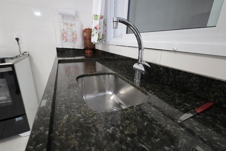 Casa à venda com 117m², 2 quartos e 2 vagas Casa à venda com 117m², 2 quartos e 2 vagasCozinha