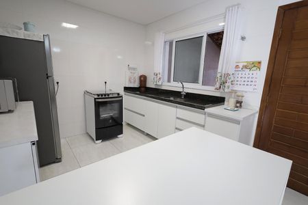 Cozinha de casa à venda com 2 quartos, 117m² em Vila Camilópolis, Santo André
