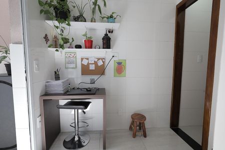 Casa à venda com 117m², 2 quartos e 2 vagas Casa à venda com 117m², 2 quartos e 2 vagasEscritório