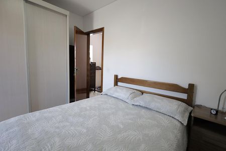 Casa à venda com 117m², 2 quartos e 2 vagas Casa à venda com 117m², 2 quartos e 2 vagasQuarto Suíte