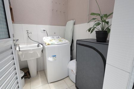 Casa à venda com 117m², 2 quartos e 2 vagas Casa à venda com 117m², 2 quartos e 2 vagasÁrea de Serviço