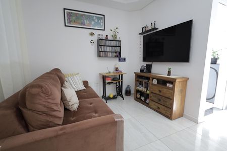 Casa à venda com 117m², 2 quartos e 2 vagas Casa à venda com 117m², 2 quartos e 2 vagasSala