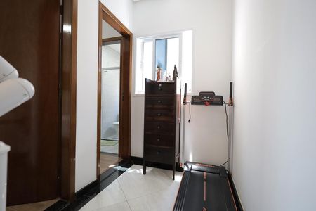 Casa à venda com 117m², 2 quartos e 2 vagas Casa à venda com 117m², 2 quartos e 2 vagasCorredor