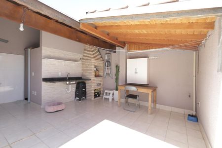 Casa à venda com 117m², 2 quartos e 2 vagas Casa à venda com 117m², 2 quartos e 2 vagasCobertura