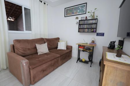 Casa à venda com 117m², 2 quartos e 2 vagas Casa à venda com 117m², 2 quartos e 2 vagasSala