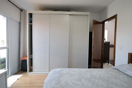 Casa à venda com 117m², 2 quartos e 2 vagas Casa à venda com 117m², 2 quartos e 2 vagasQuarto Suíte