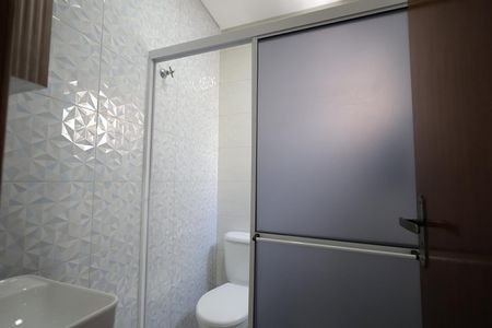 Casa à venda com 117m², 2 quartos e 2 vagas Casa à venda com 117m², 2 quartos e 2 vagasBanheiro