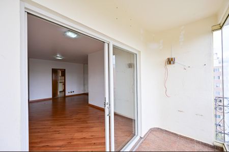 Apartamento para alugar com 110m², 3 quartos e 1 vaga Apartamento para alugar com 110m², 3 quartos e 1 vagaVaranda