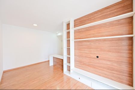 Apartamento para alugar com 70m², 2 quartos e 2 vagasSala