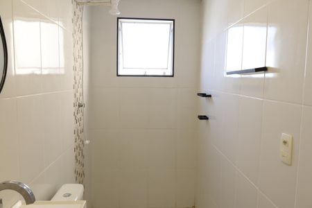 Banheiro de casa para alugar com 1 quarto, 33m² em Vila Celeste, São Paulo