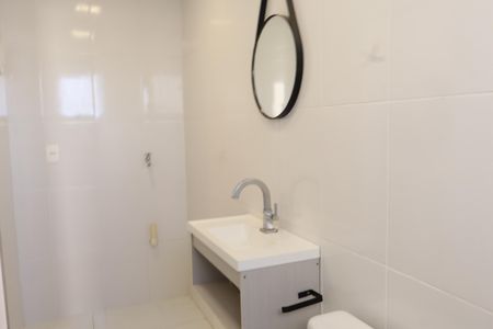 Banheiro de casa para alugar com 1 quarto, 33m² em Vila Celeste, São Paulo