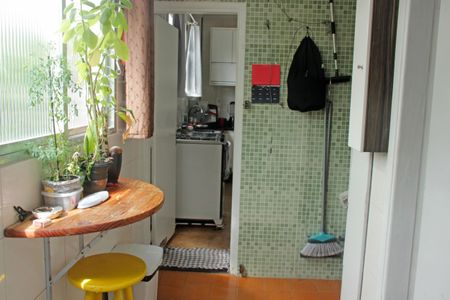 Apartamento para alugar com 131m², 3 quartos e 1 vagaÁrea de Serviço