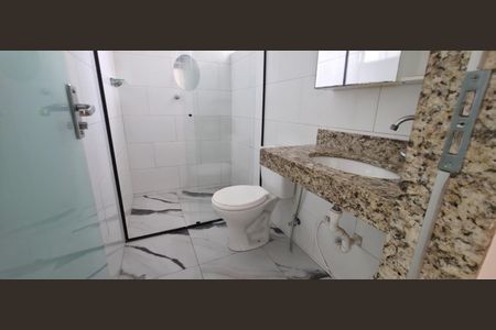 Casa à venda com 180m², 3 quartos e 3 vagasBanheiro 