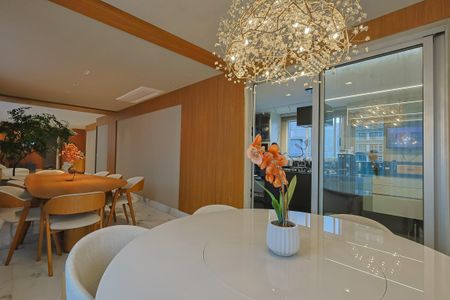 Apartamento à venda com 375m², 5 quartos e 4 vagasSala