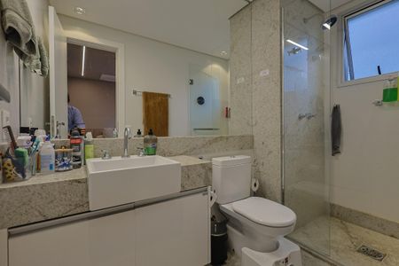 Apartamento à venda com 375m², 5 quartos e 4 vagasBanheiro da Suíte 3