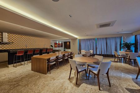 Apartamento à venda com 375m², 5 quartos e 4 vagasÁrea comum - Salão de festas