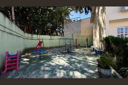 Casa para alugar com 98m², 2 quartos e 2 vagas