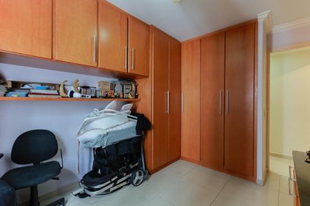 Apartamento à venda com 74m², 2 quartos e 1 vagaQuarto 2