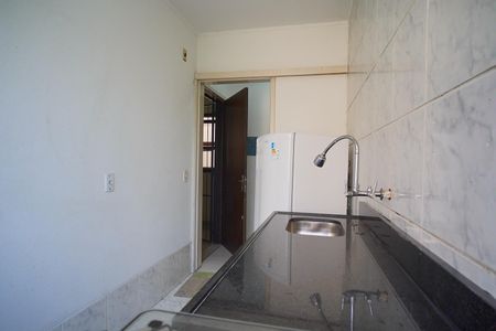 Cozinha  de apartamento para alugar com 1 quarto, 40m² em Jardim do Salso, Porto Alegre