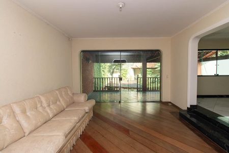 Casa à venda com 560m², 4 quartos e 10 vagasSala de estar